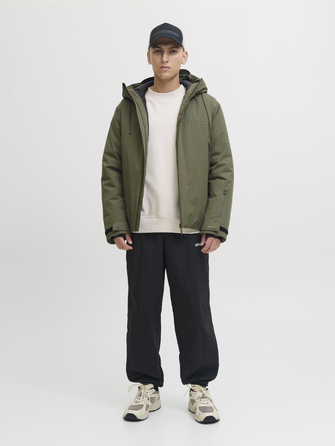 model_shot-front_full